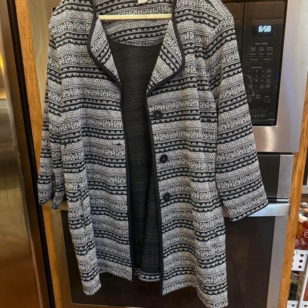 Multiples Xl Black White Patterned Button Front J… - image 1